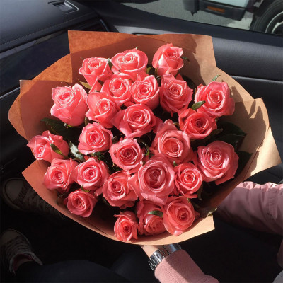 Букет из 25 роз "Анна Карина" (Россия)