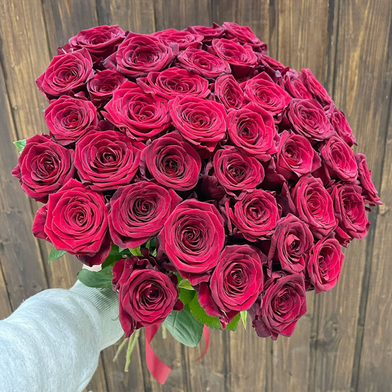Букет из 39 красных роз "Рэд Наоми" (Россия)