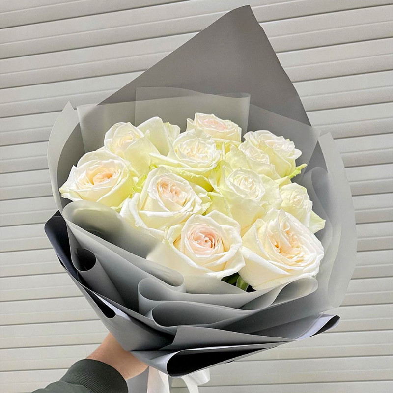 Букет из 9 пионовидных роз "White Ohara"