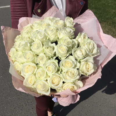 Букет из 39 белых роз "Аваланж" (Россия)