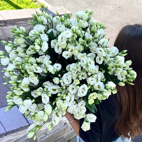 Букет из 39 белых эустом
