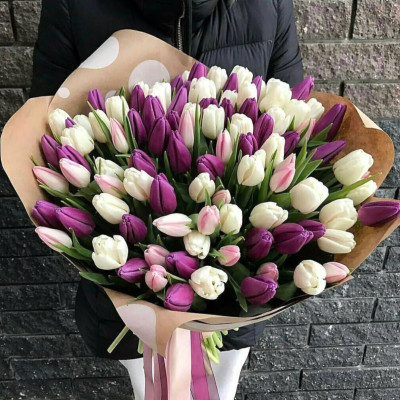 Букет из 101 тюльпана в трёх цветах