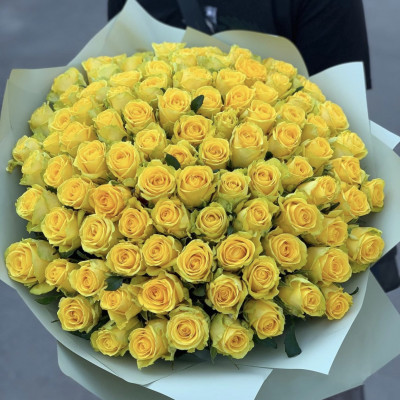 Букет из 101 жёлтой розы "Пени Лайн" (Россия)