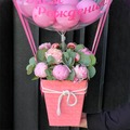 Коробка "Нежный пион" с шаром Deco Bubble (24''/61 см), с надписью и перьями