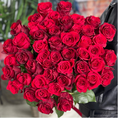 Букет из 49 красных роз "Фридом" (Эквадор)