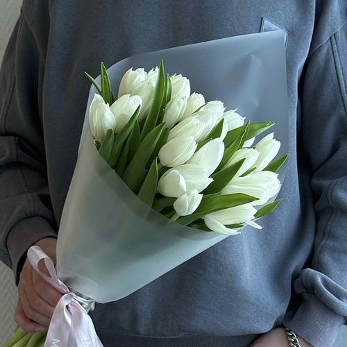 Букет из 25 белых тюльпанов