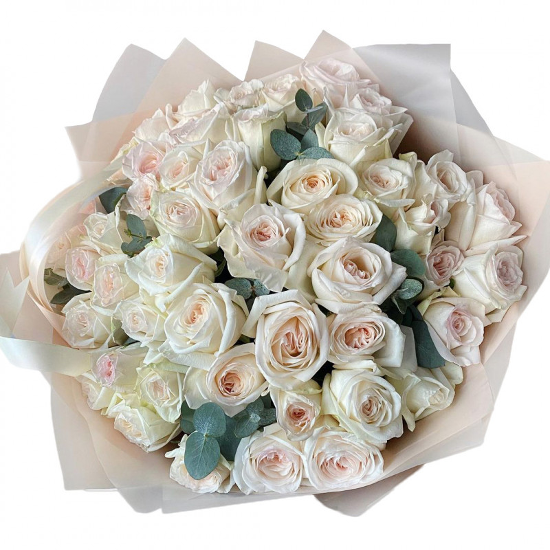 Букет из 49 пионовидных роз "White Ohara" с веточками эвкалипта