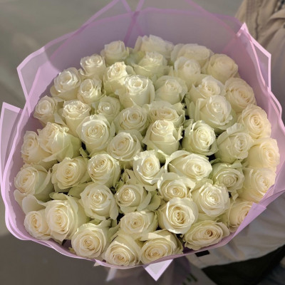 Букет из 49 белых роз "Аваланж" (Россия)